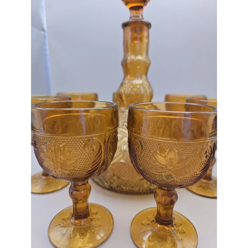 Vintage Decanter Amber Glass‎ Set With 7 Matching Goblets. Tara